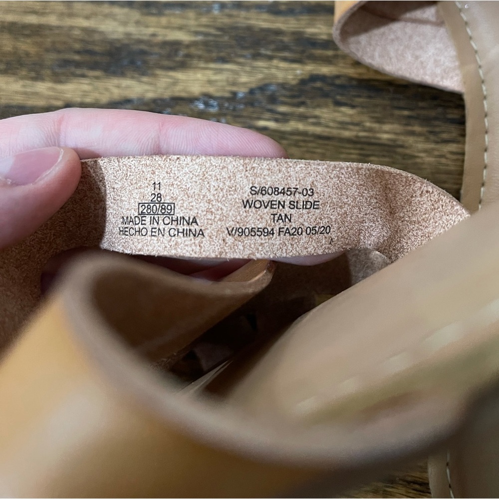 Old Navy Sandals - Picture 2 of 2